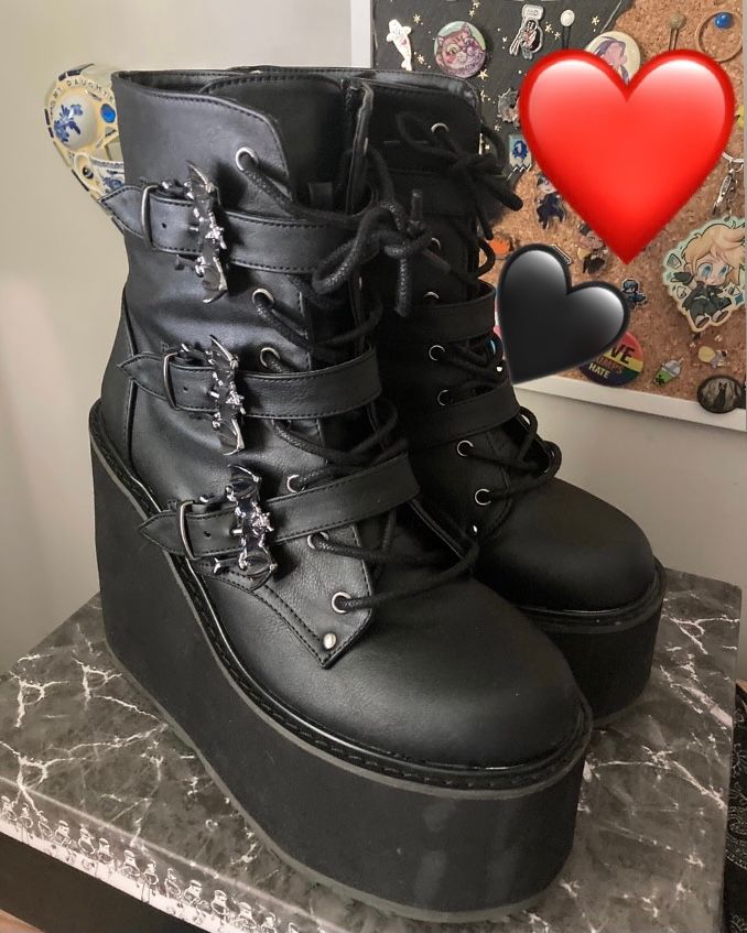 demonia bat boots