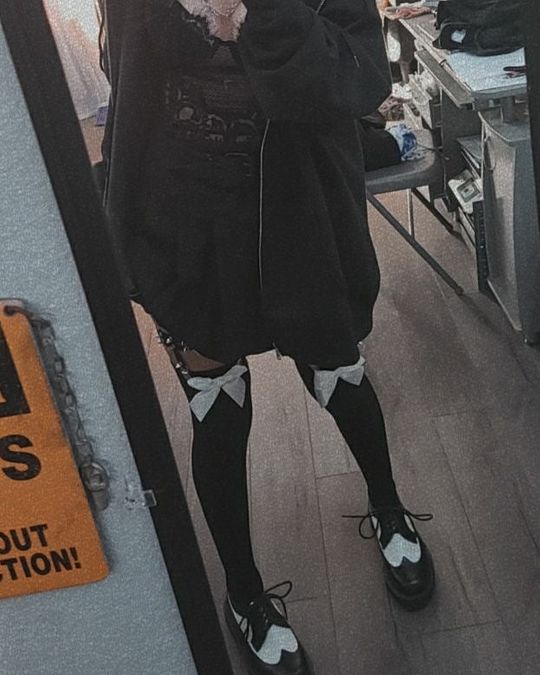 demonia creepers black and white