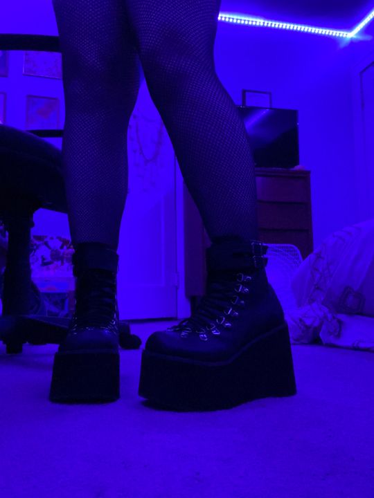 demonia kera 21 pink