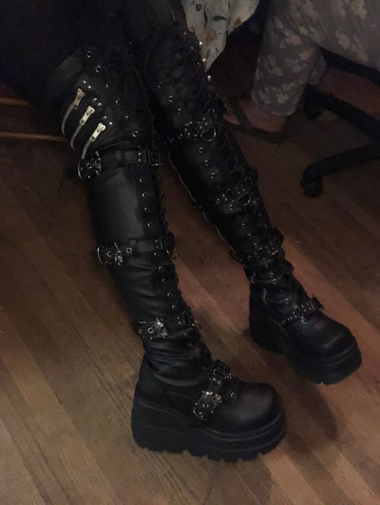 DEMONIA 