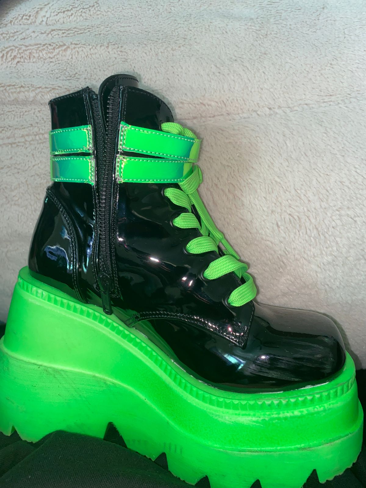 Demonia Shaker52 Ankle Boots Black PatentUV Neon Green Demonia Cult