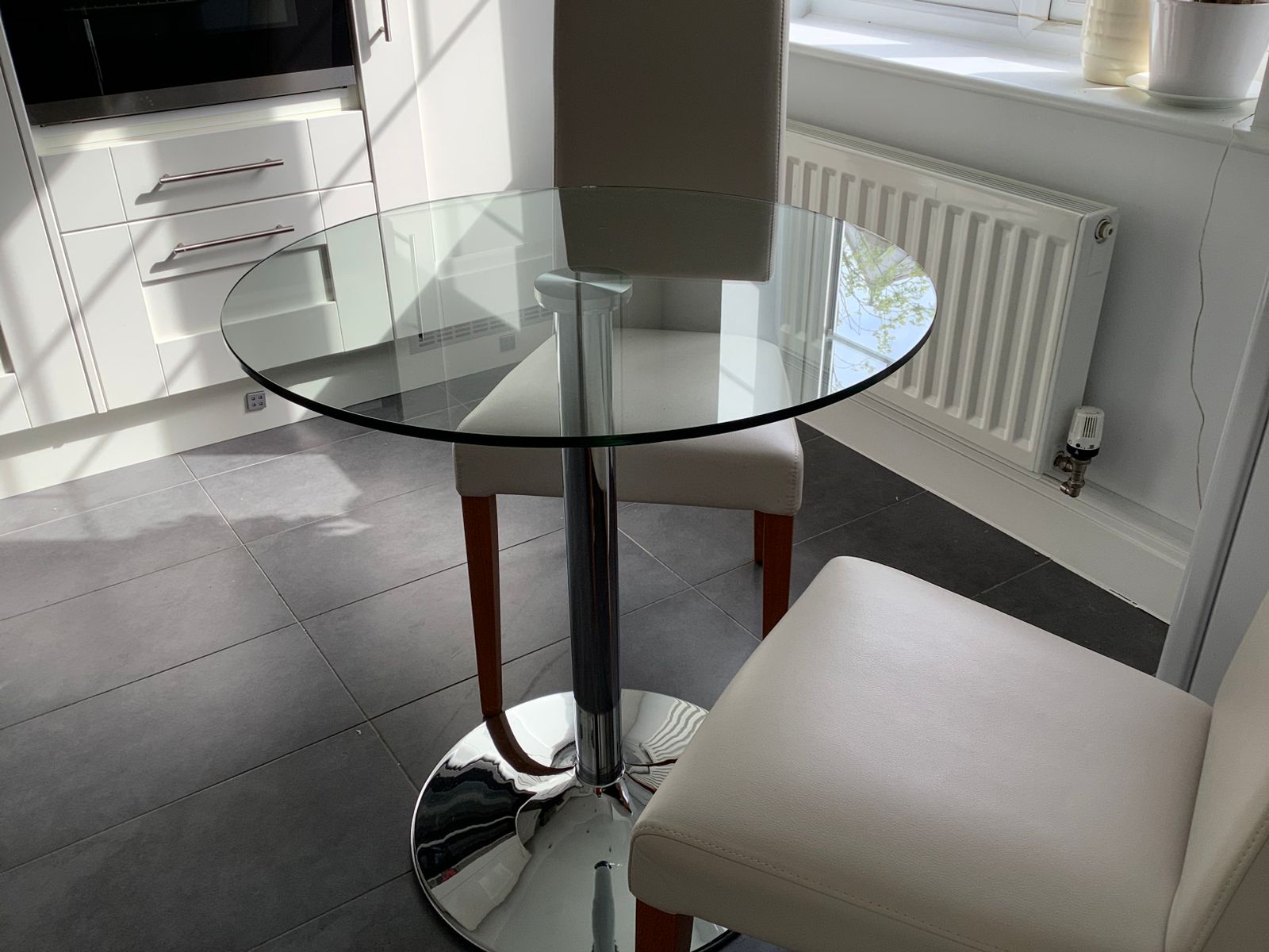 Round Glass 2 Seater Dining Table from Danetti