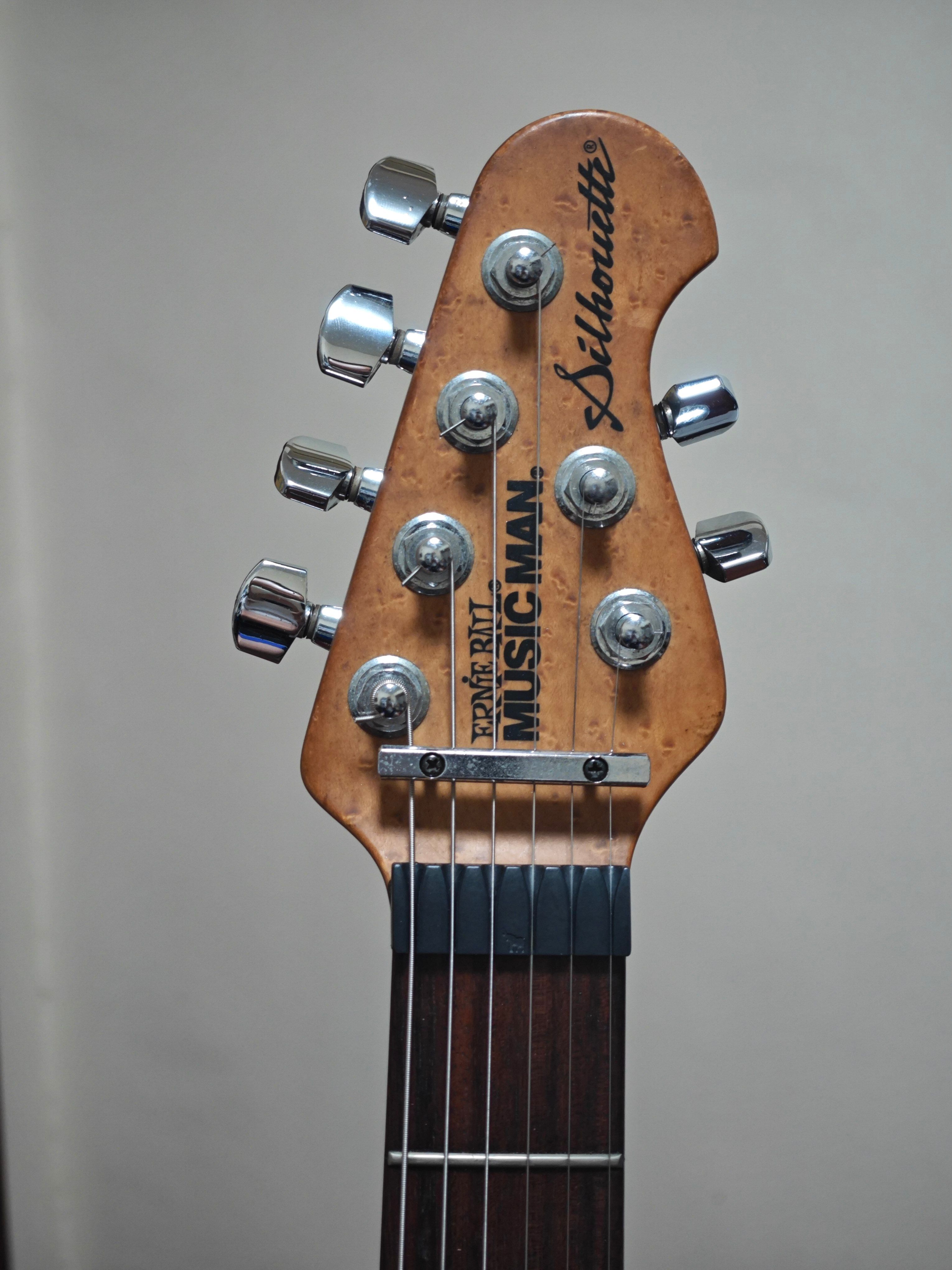 Model 6517 The Un-Lock Nut - 6 String Slotted - Radius 10