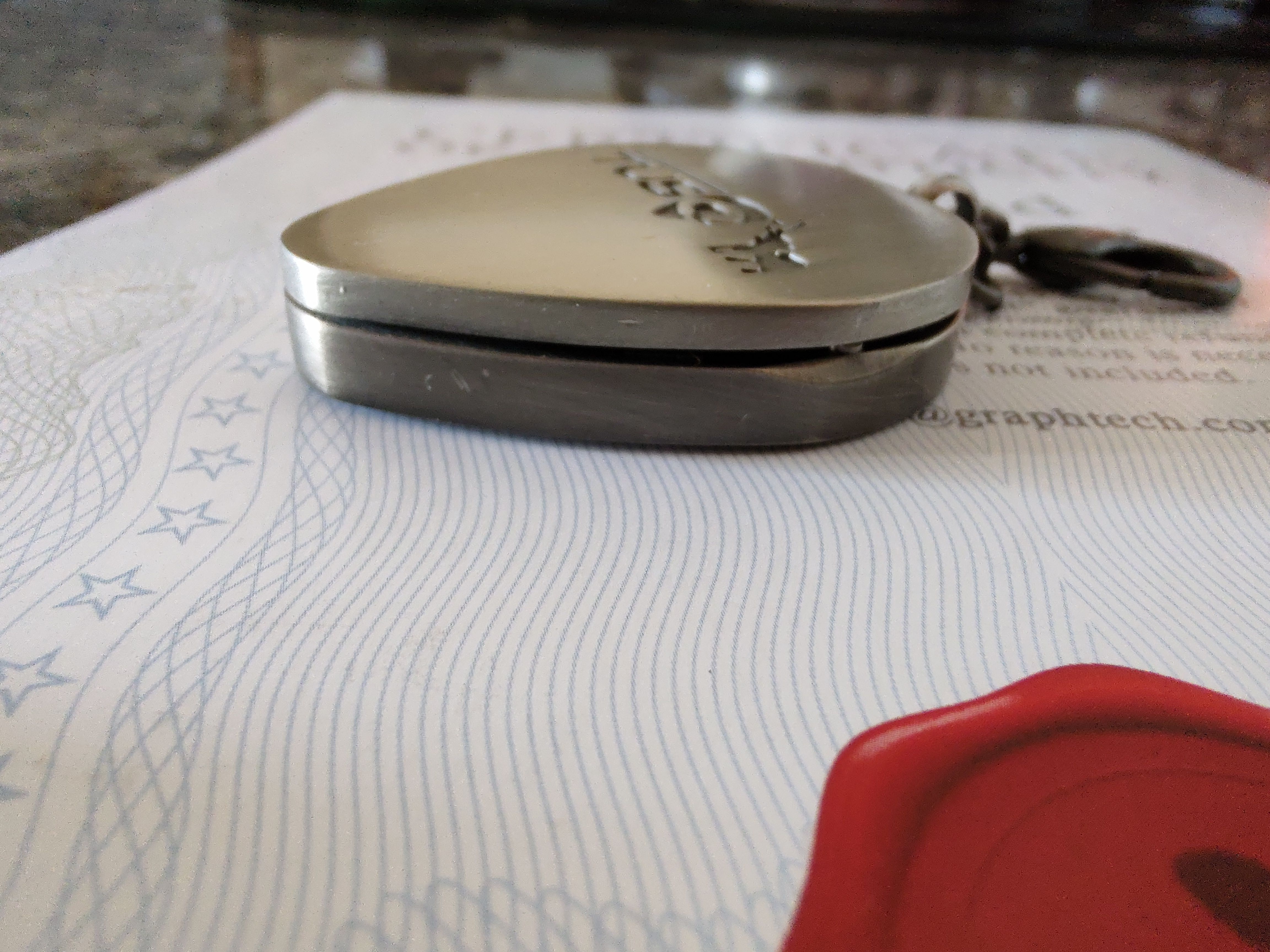Locket Keychain for TUSQ Standard & Tear Drop Picks | Graph