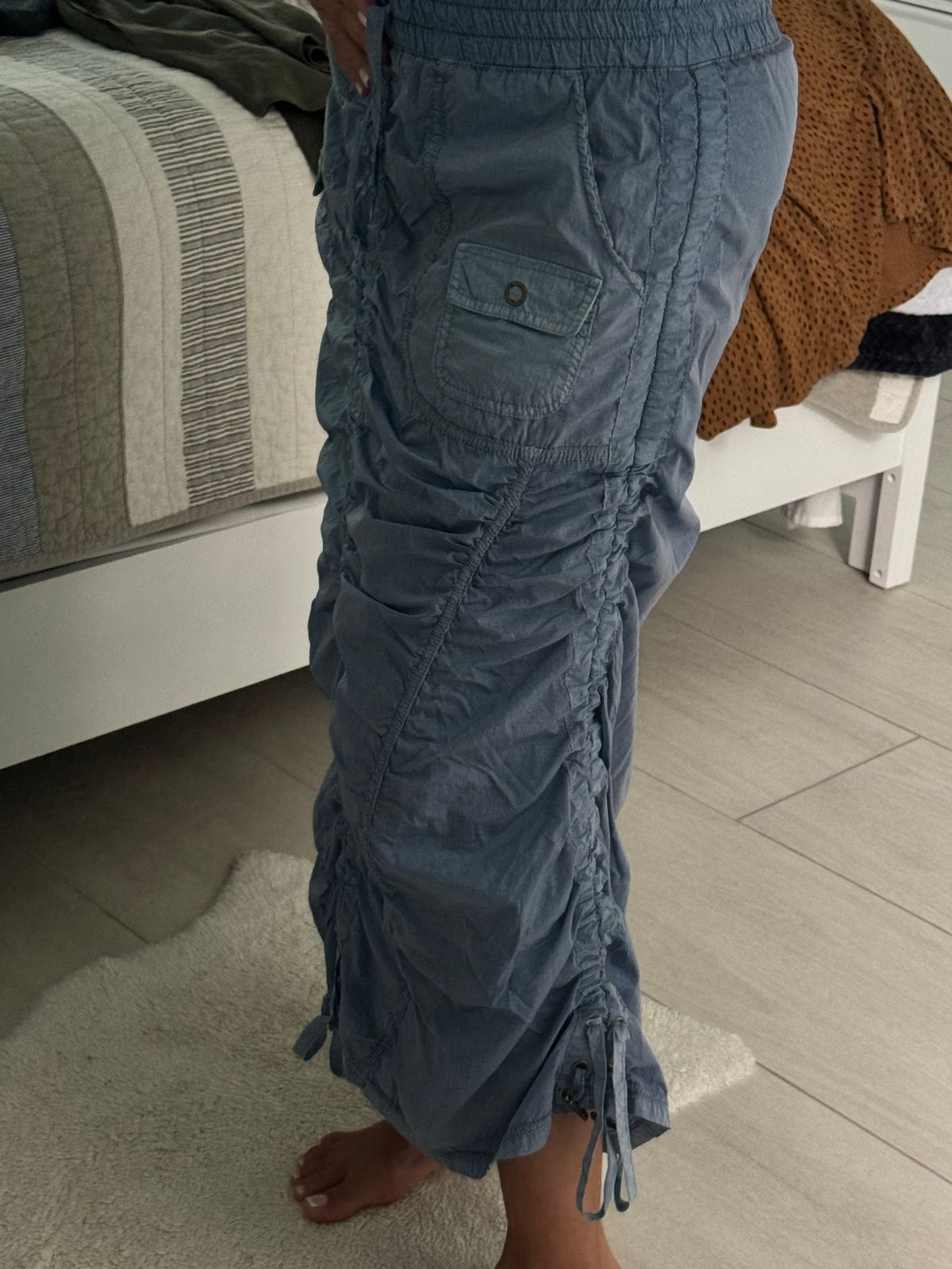 【BAON】Chimonki Shirring Nylon Cargo Midi Skirt Pacsun Bungee Cargo Midi Skirt | PacSun