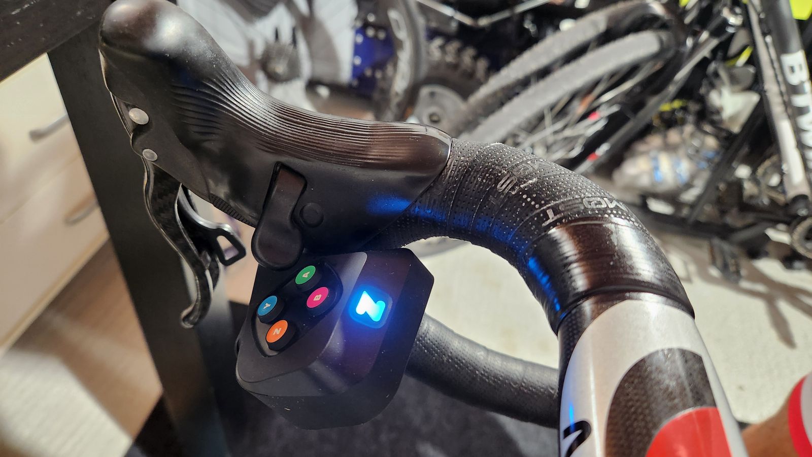Zwift Play | Handlebar Steering Controllers | Accessories