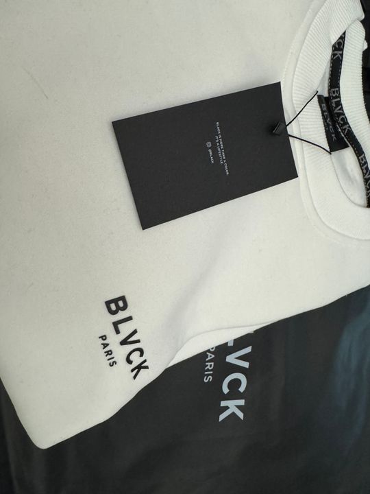 人気ブランド♪★ BLVCK PARIS ★ Whte Minimal Sweater 02_ea49fa7f-9e2d-4085-9305-